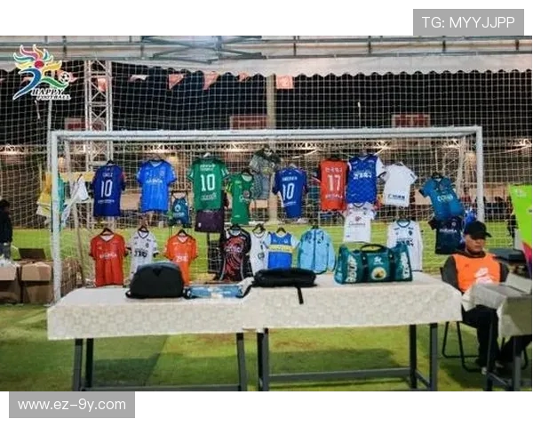 激情随行便携足球粉丝狂欢盛典尽享绿茵魅力之夜